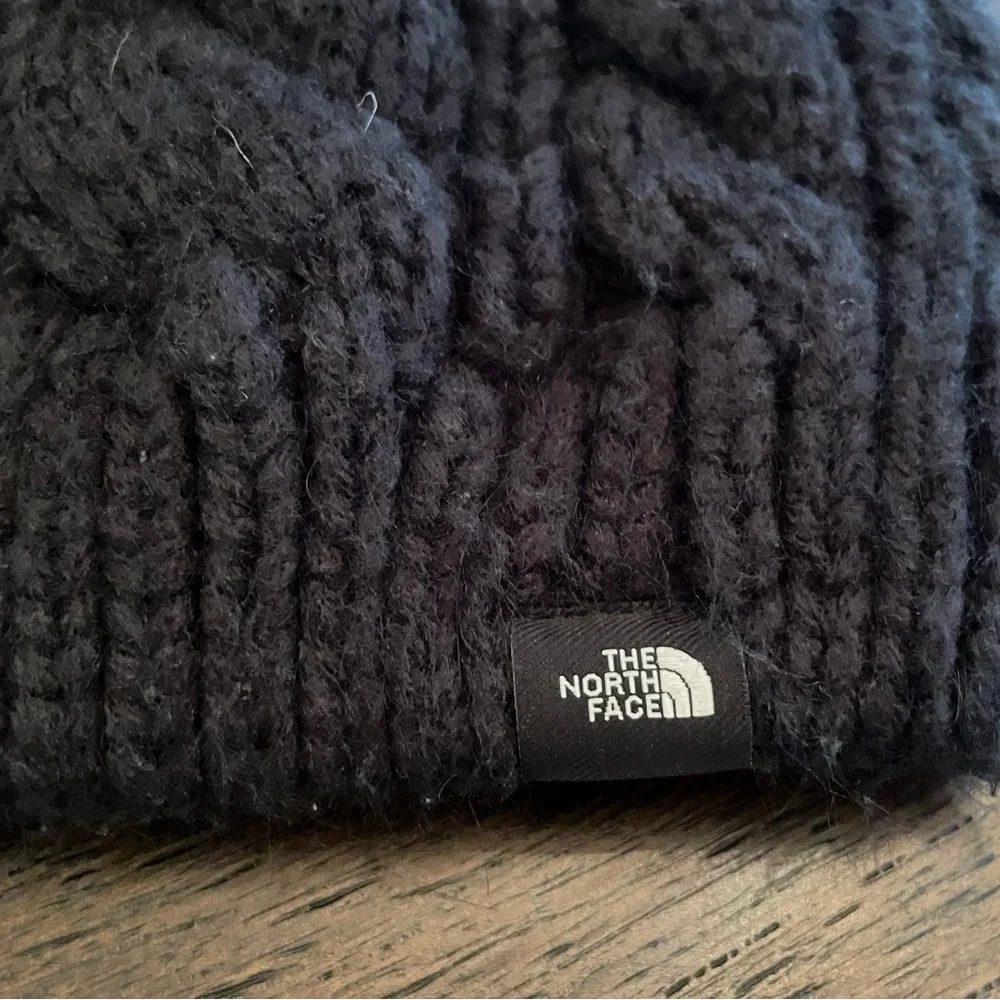 The North Face Youth/Junior Beanie Hat, Black Knit with Faux Fur Pom Pom, Unisex